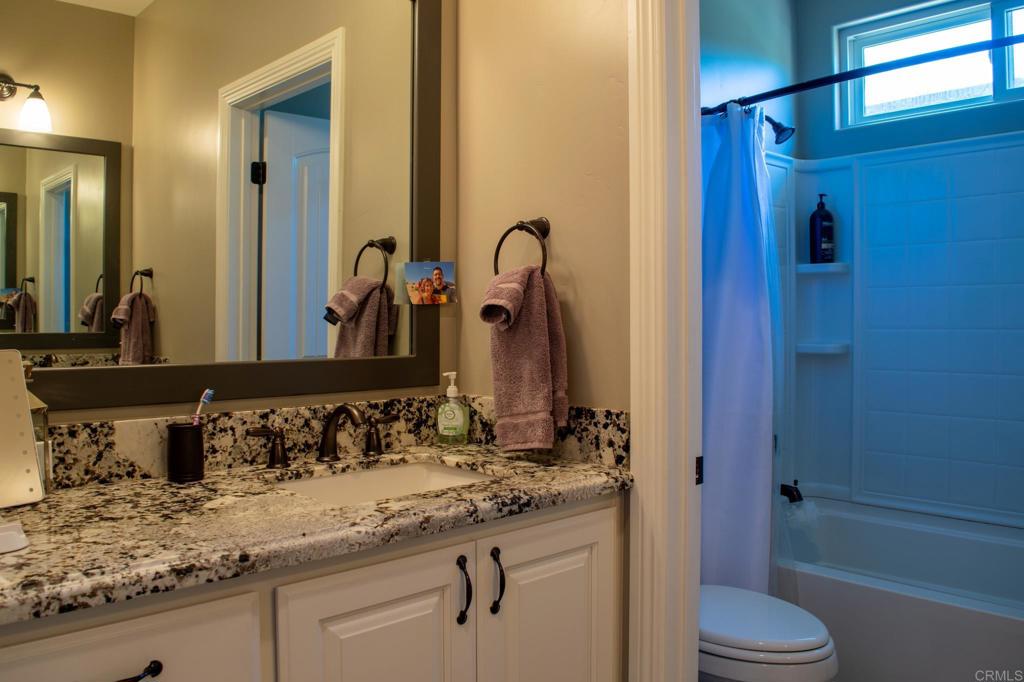 2521 Ralls Street Fallbrook, CA 92028 - Photo 42 of 43 Guest Bathroom