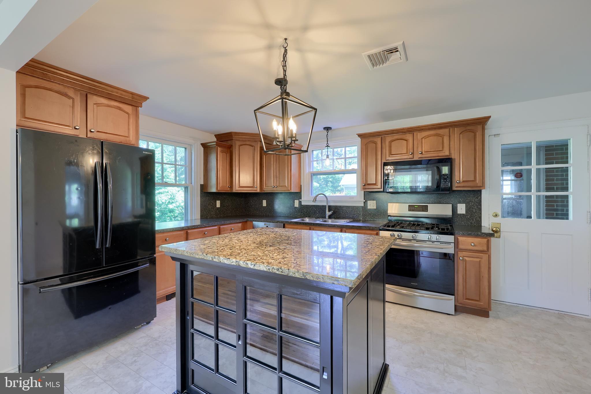 225 East Roseville Road Lancaster, PA 17601 - Photo 8 of 48 Gallery Image 8