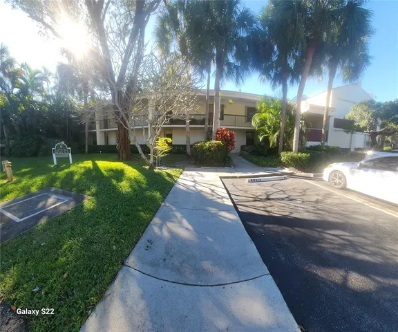 $2,300 | 7300 Northwest 1st Street, Unit 210, Plantation, FL 33317