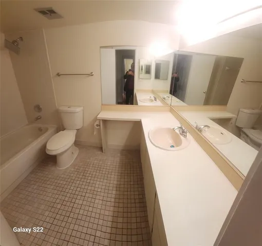 $2,300 | 7300 Northwest 1st Street, Unit 210, Plantation, FL 33317