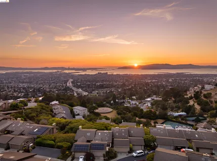 $1,098,000 | 3 Windward Hill, Oakland, CA 94618