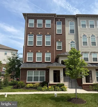 $3,275 | 5560 Lanteen Street, Lanham, MD 20706