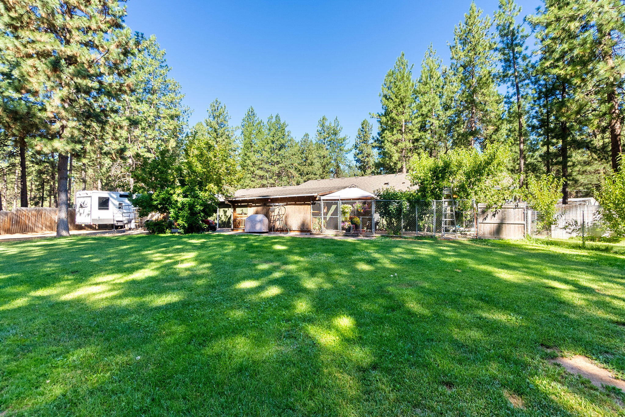 19275 Cherokee Road Bend, OR 97702 - Photo 36 of 47 35-web-or-mls-Riley Visuals-35