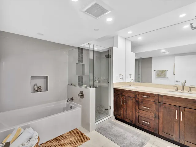 a view of a tennis court