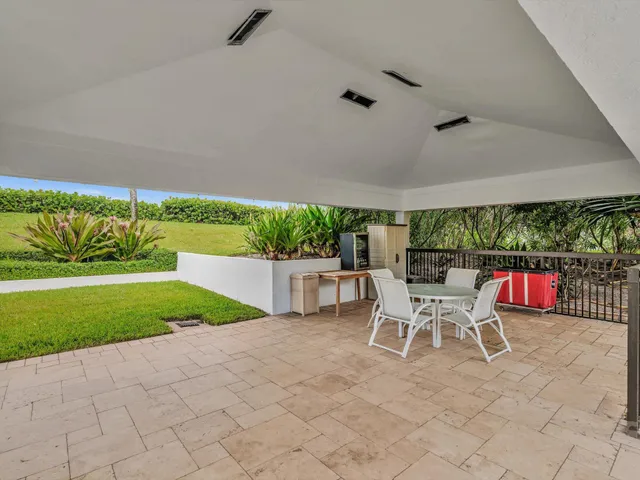 $8,500 | 3440 South Ocean Boulevard, Unit 307N, Palm Beach, FL 33480