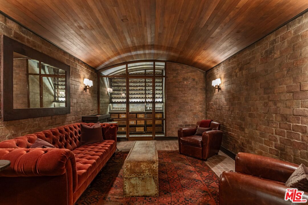 10911 Chalon Road Los Angeles, CA 90077 - Photo 38 of 43