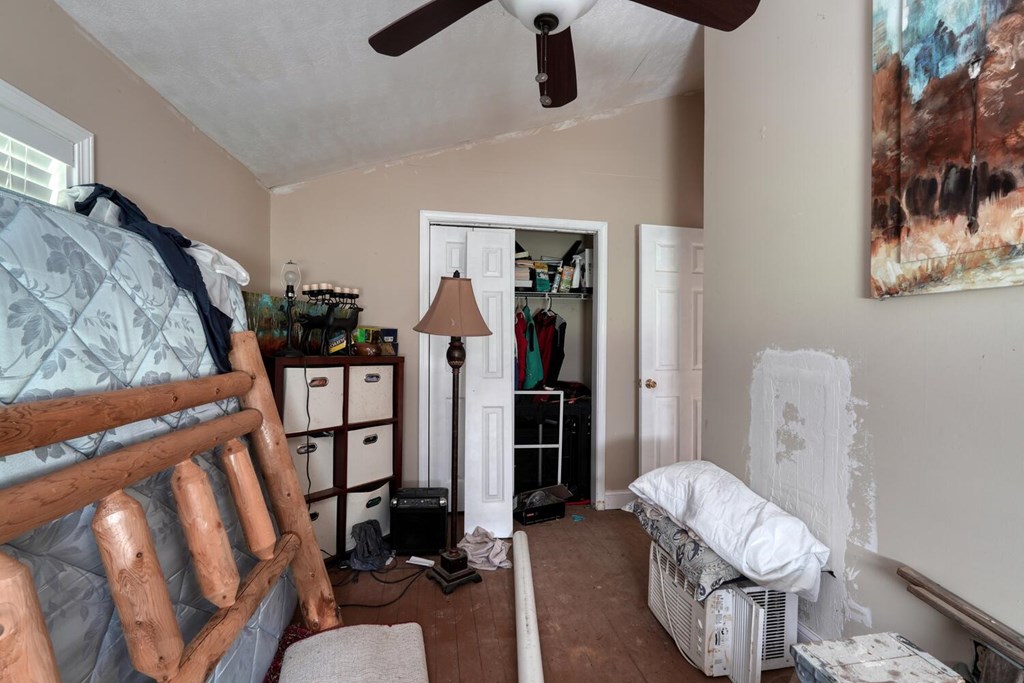 580 Emmaus Road Epworth, GA 30541 - Photo 8 of 33 a living room with furniture