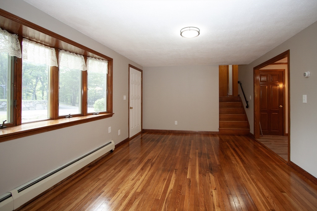 21 Siani Road Leicester, MA 01542 - Photo 10 of 31