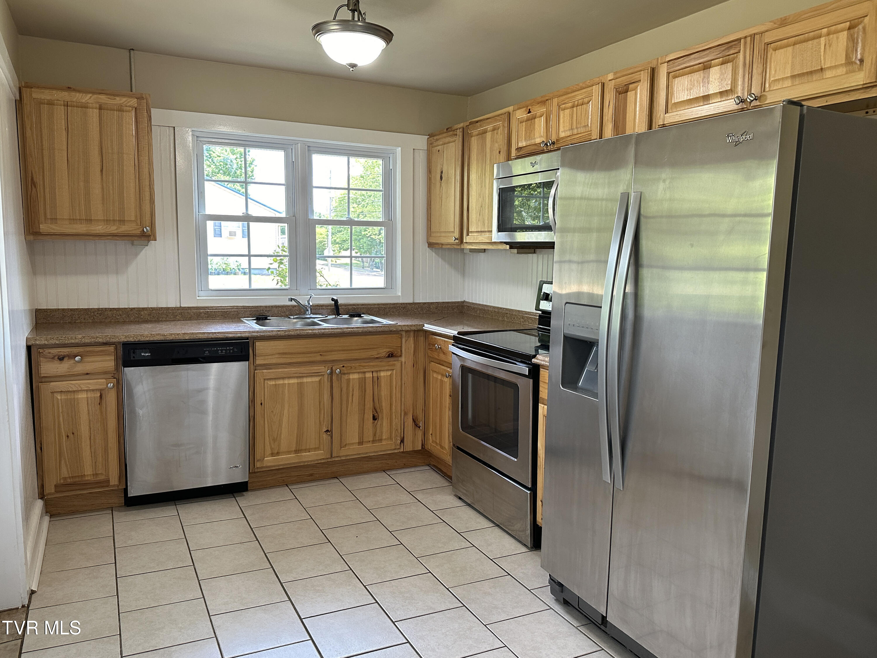 2224 Indian Ridge Road Johnson City, TN 37604 - Photo 8 of 18 2224 Indian Ridge Rd 08