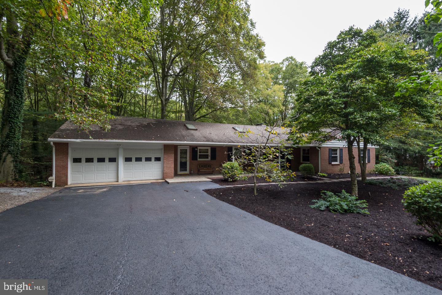 416 Hockessin Hills Road Hockessin, DE 19707 - Photo 3 of 46
