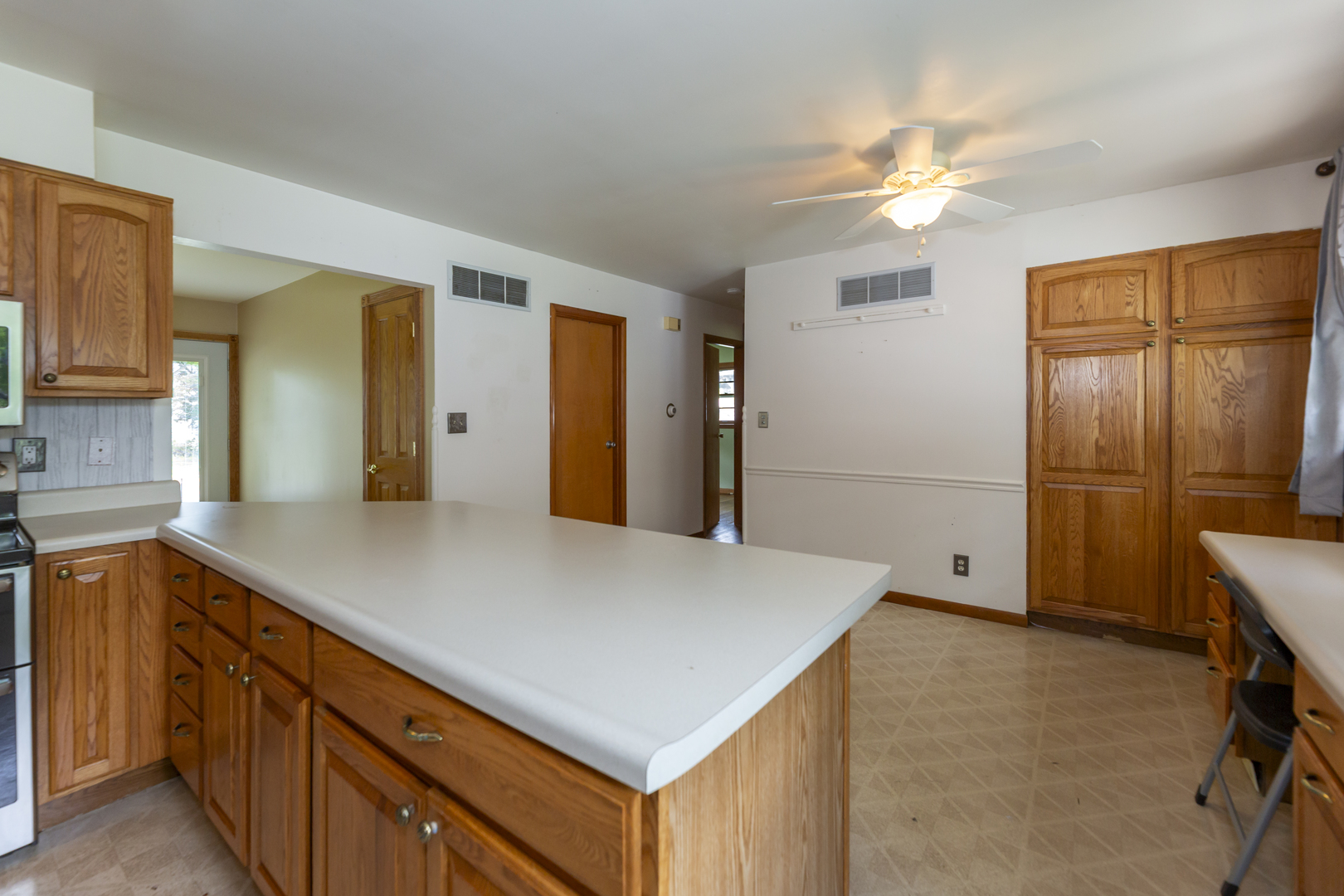 403 North 3rd Street Malta, IL 60150 - Photo 8 of 46