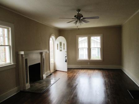204 Talley Road Chattanooga, TN 37411 - Photo 5 of 14 livng room.JPG