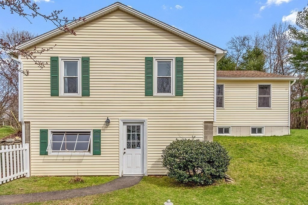 32 G H Wilson Road Spencer, MA 01562 - Photo 3 of 28 Gallery Image 3