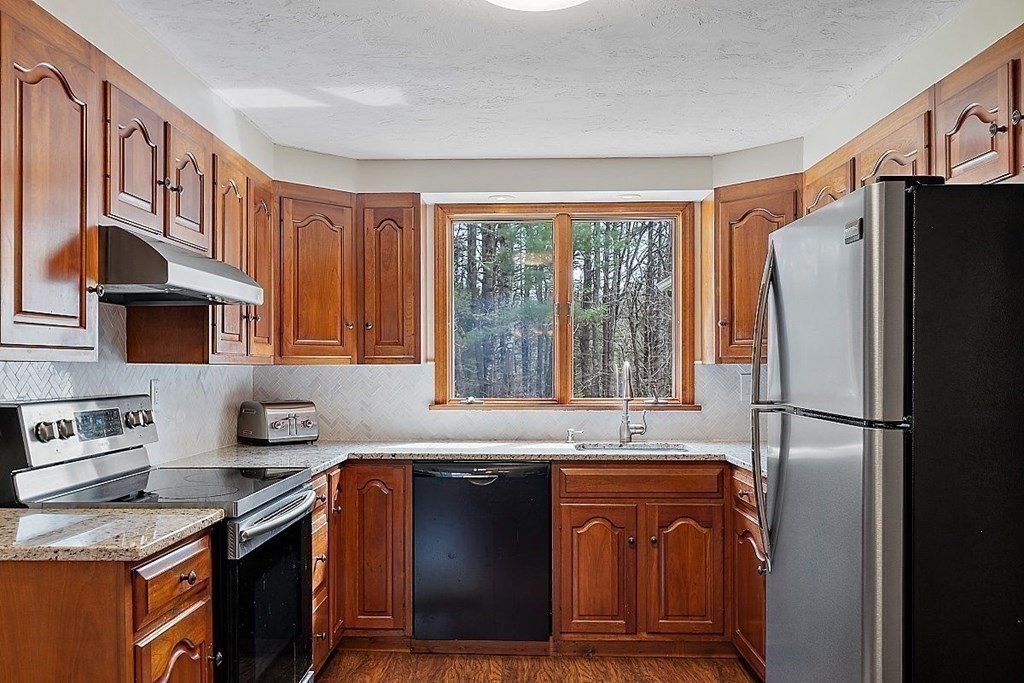 32 G H Wilson Road Spencer, MA 01562 - Photo 5 of 28 Gallery Image 5