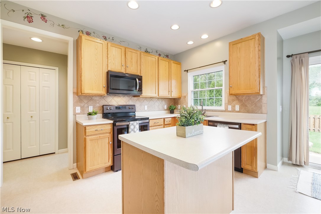 254 Sandstone Ridge Way Berea, OH 44017 - Photo 12 of 35 Gallery Image 12
