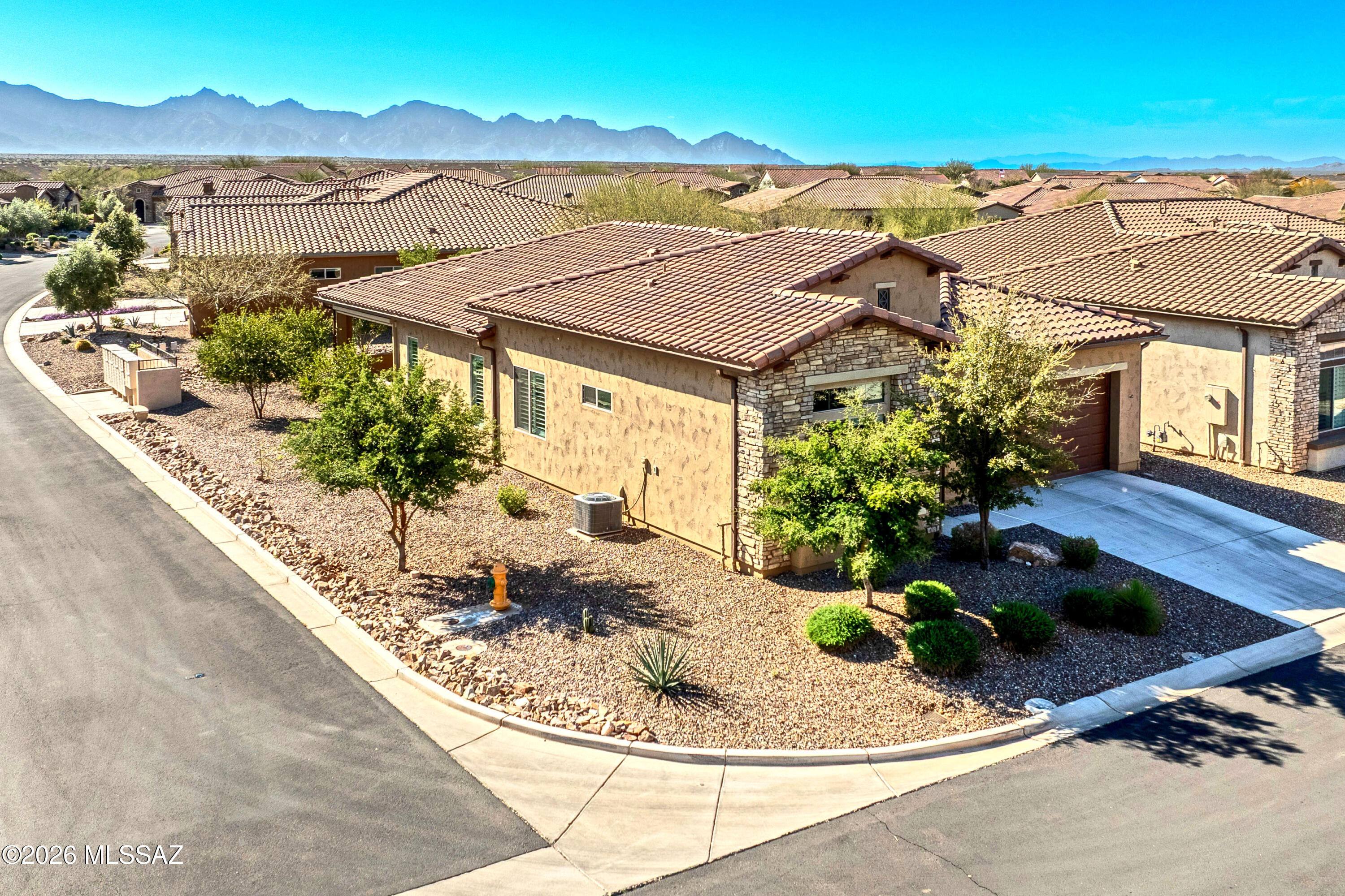 61347 East Shale Road Oracle, AZ 85623 - Photo 30 of 40 Yard maintained by HOA