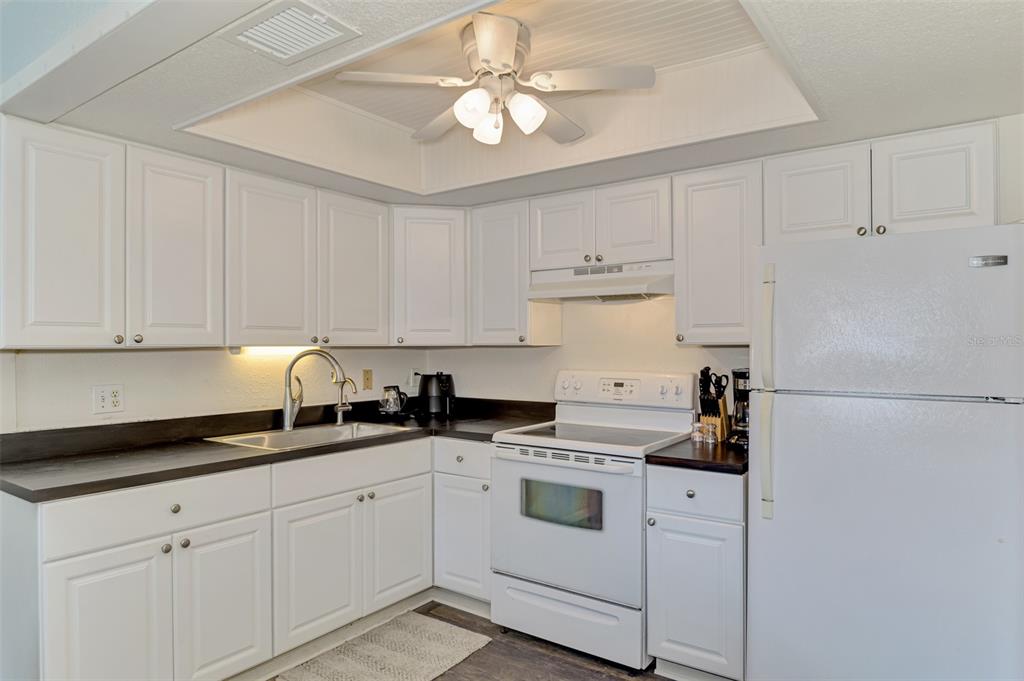 320 Base Avenue East, Unit 224 Venice, FL 34285 - Photo 17 of 30