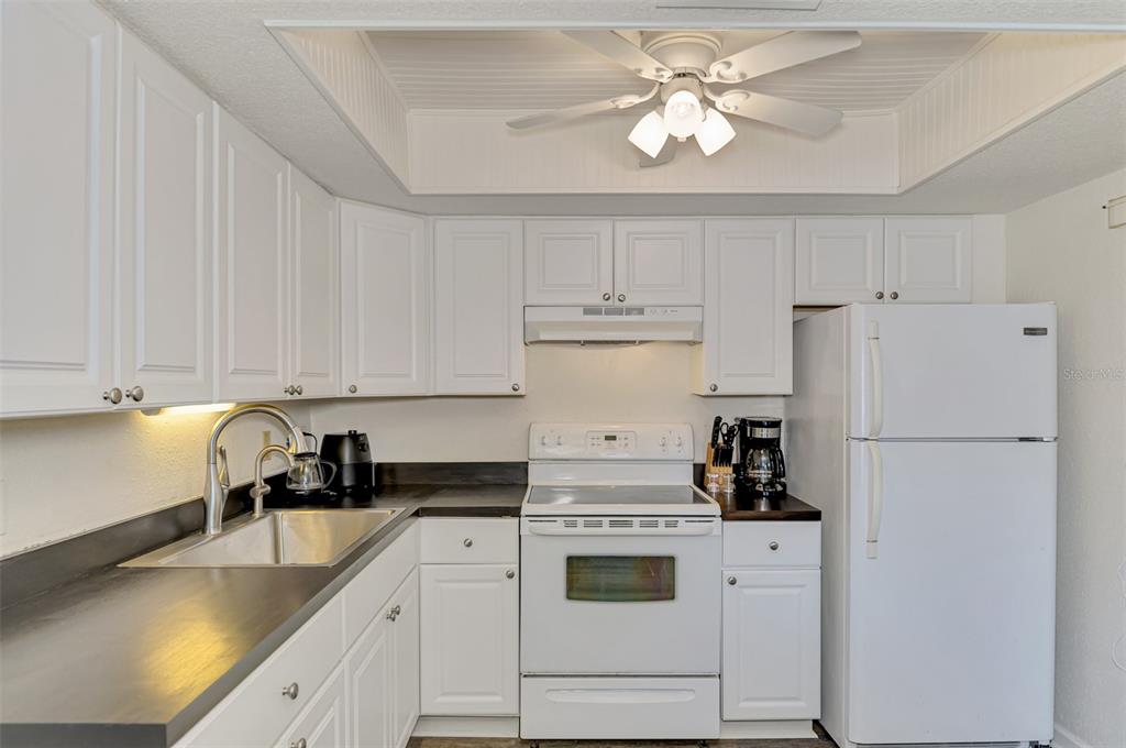 320 Base Avenue East, Unit 224 Venice, FL 34285 - Photo 18 of 30