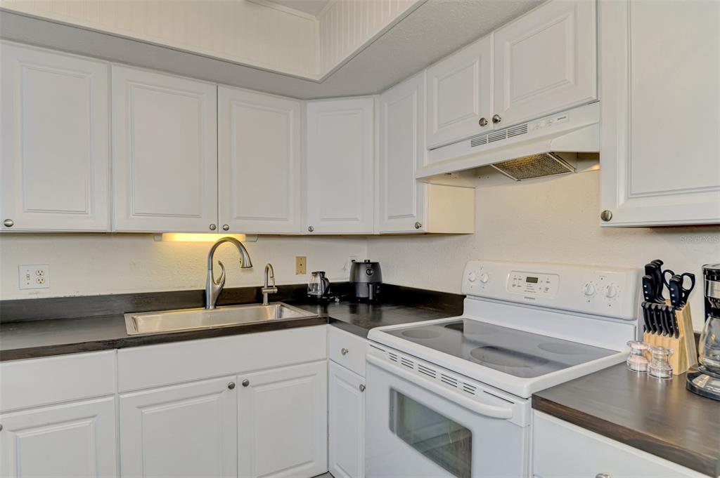 320 Base Avenue East, Unit 224 Venice, FL 34285 - Photo 20 of 30