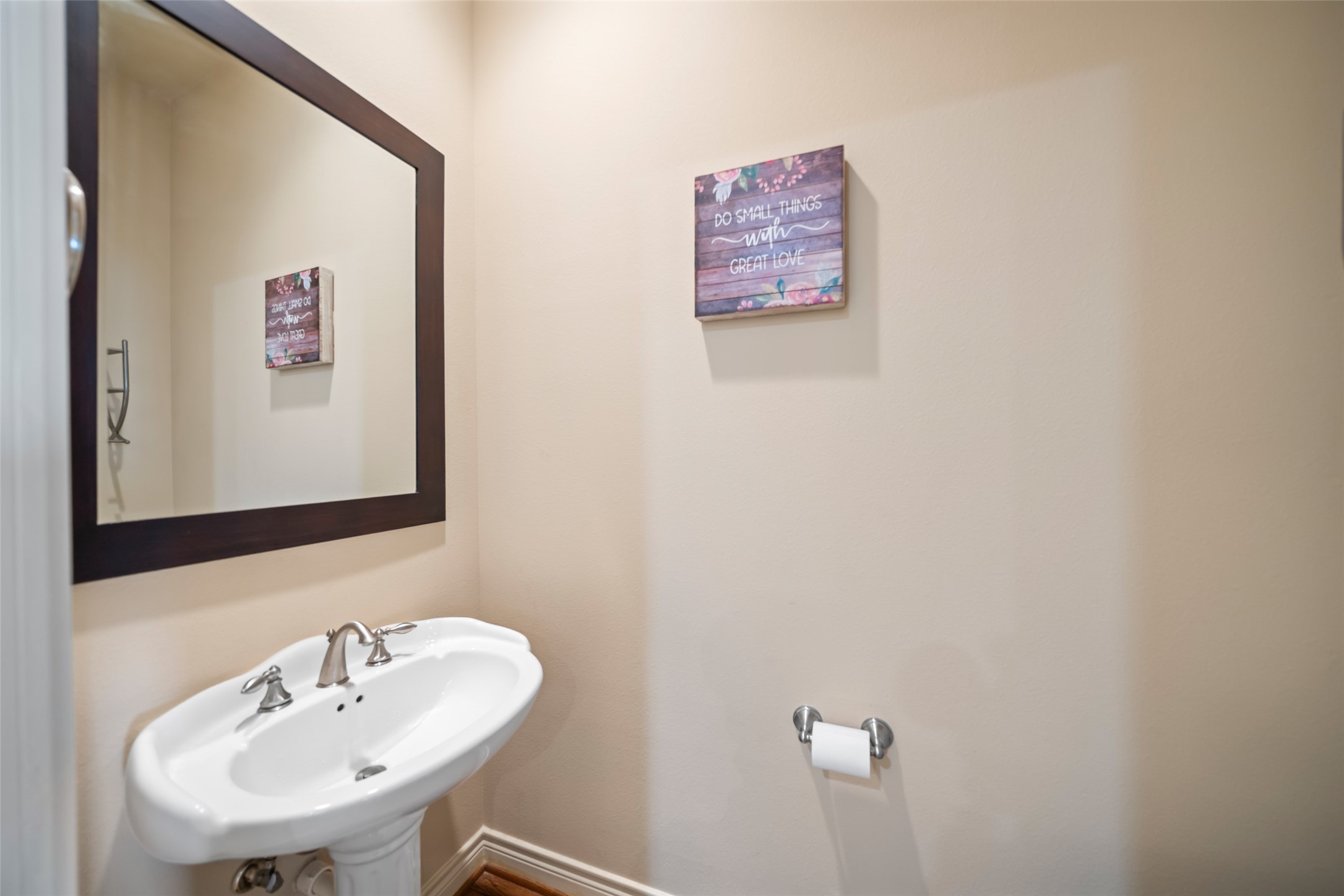 1728 Dart Street Houston, TX 77007 - Photo 16 of 37 a bathroom with a sink and a mirror
