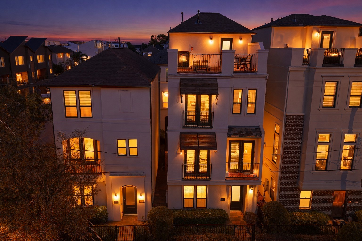 1728 Dart Street Houston, TX 77007 - Photo 2 of 37 a front view of a building