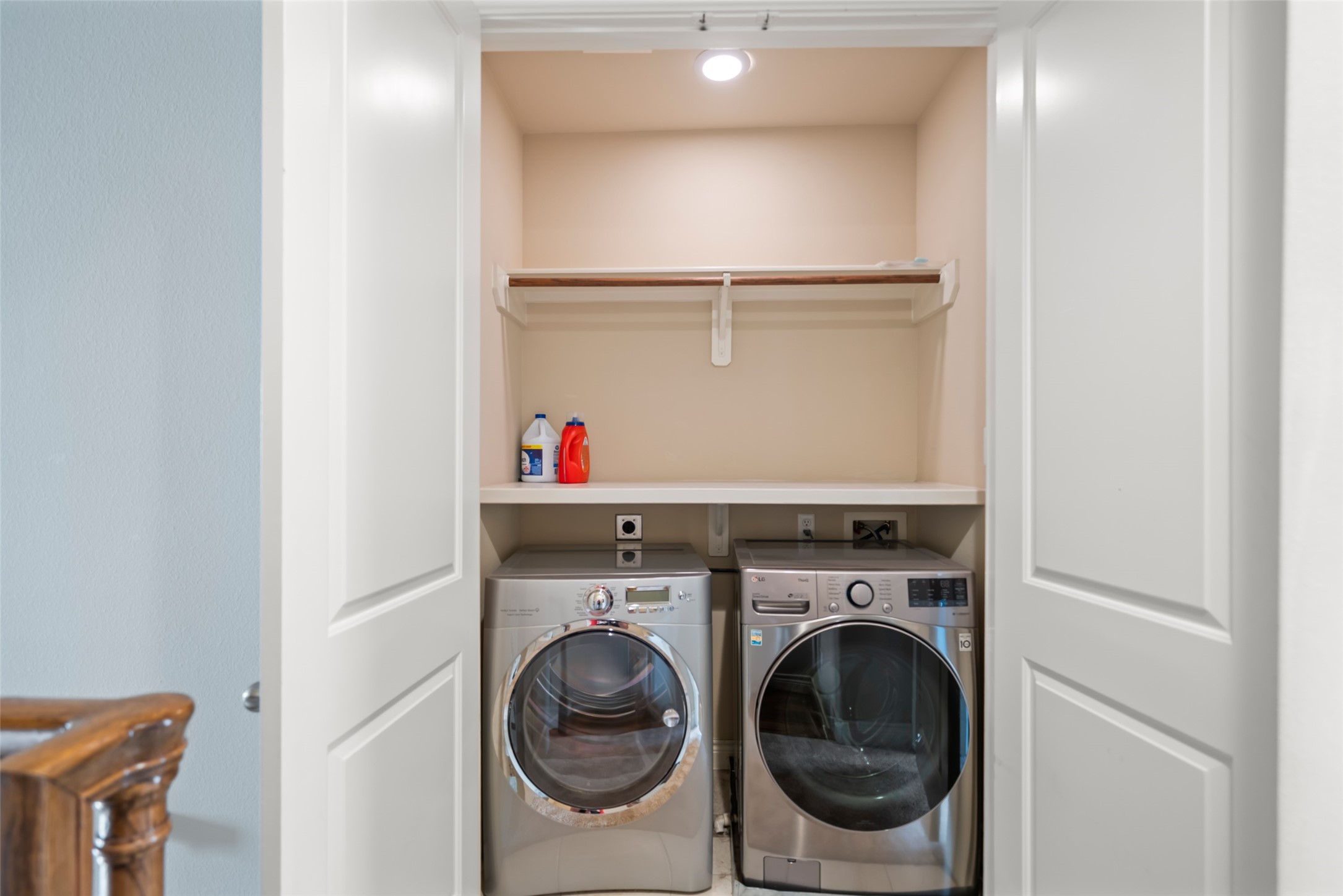 1728 Dart Street Houston, TX 77007 - Photo 30 of 37 a utility room with dryer and washer