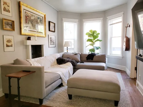 $2,900 | 3508 North Broadway, Unit 1, Chicago, IL 60657