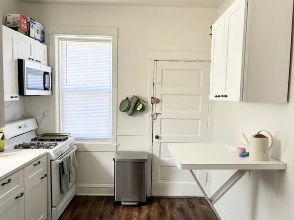 $2,900 | 3508 North Broadway, Unit 1, Chicago, IL 60657