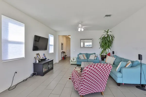 $2,195 | 10546 Medford Lakes Drive, Riverview, FL 33578