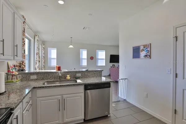 $2,195 | 10546 Medford Lakes Drive, Riverview, FL 33578