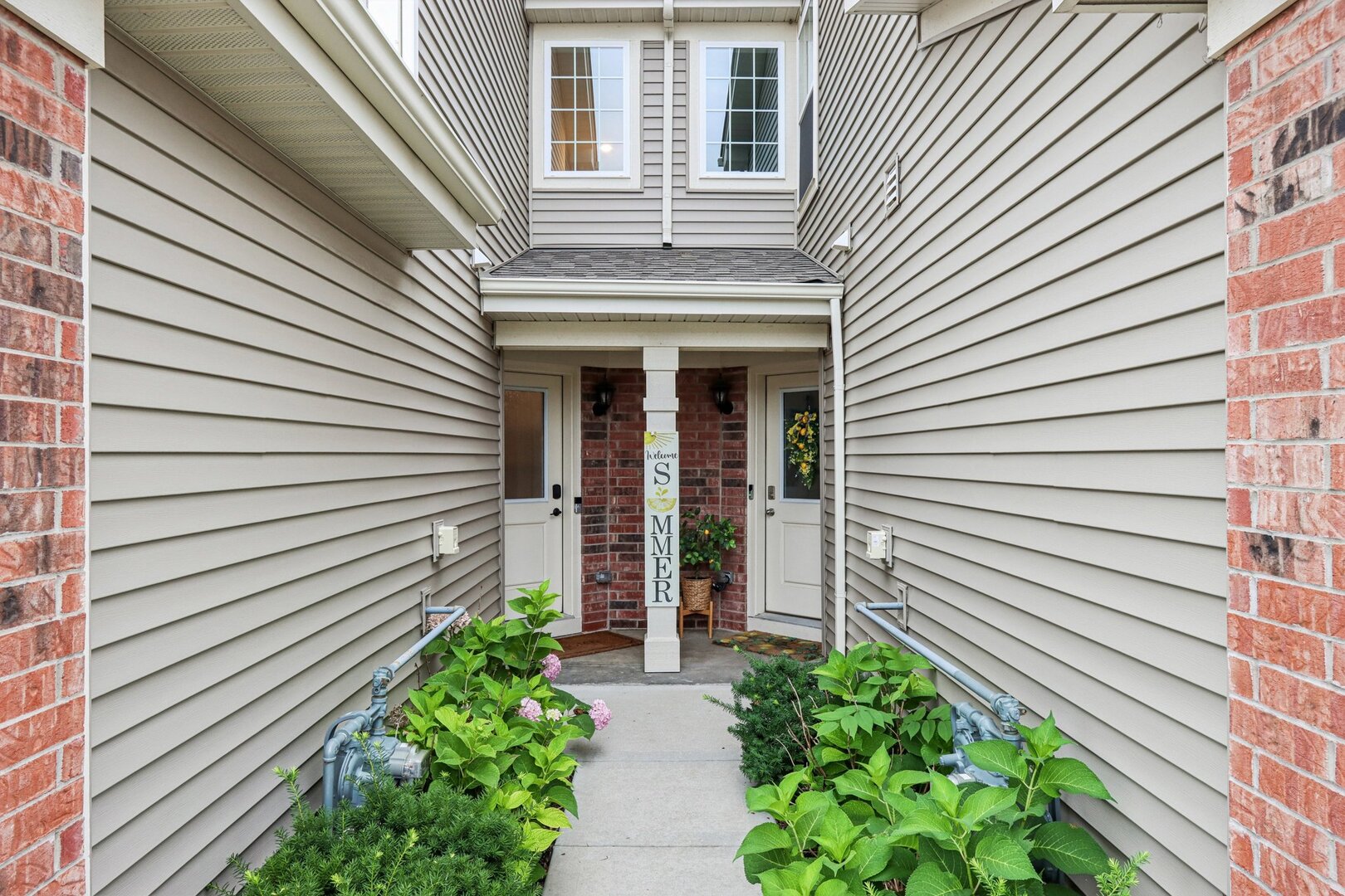 1245 Prairie View Parkway Cary, IL 60013 - Photo 3 of 44
