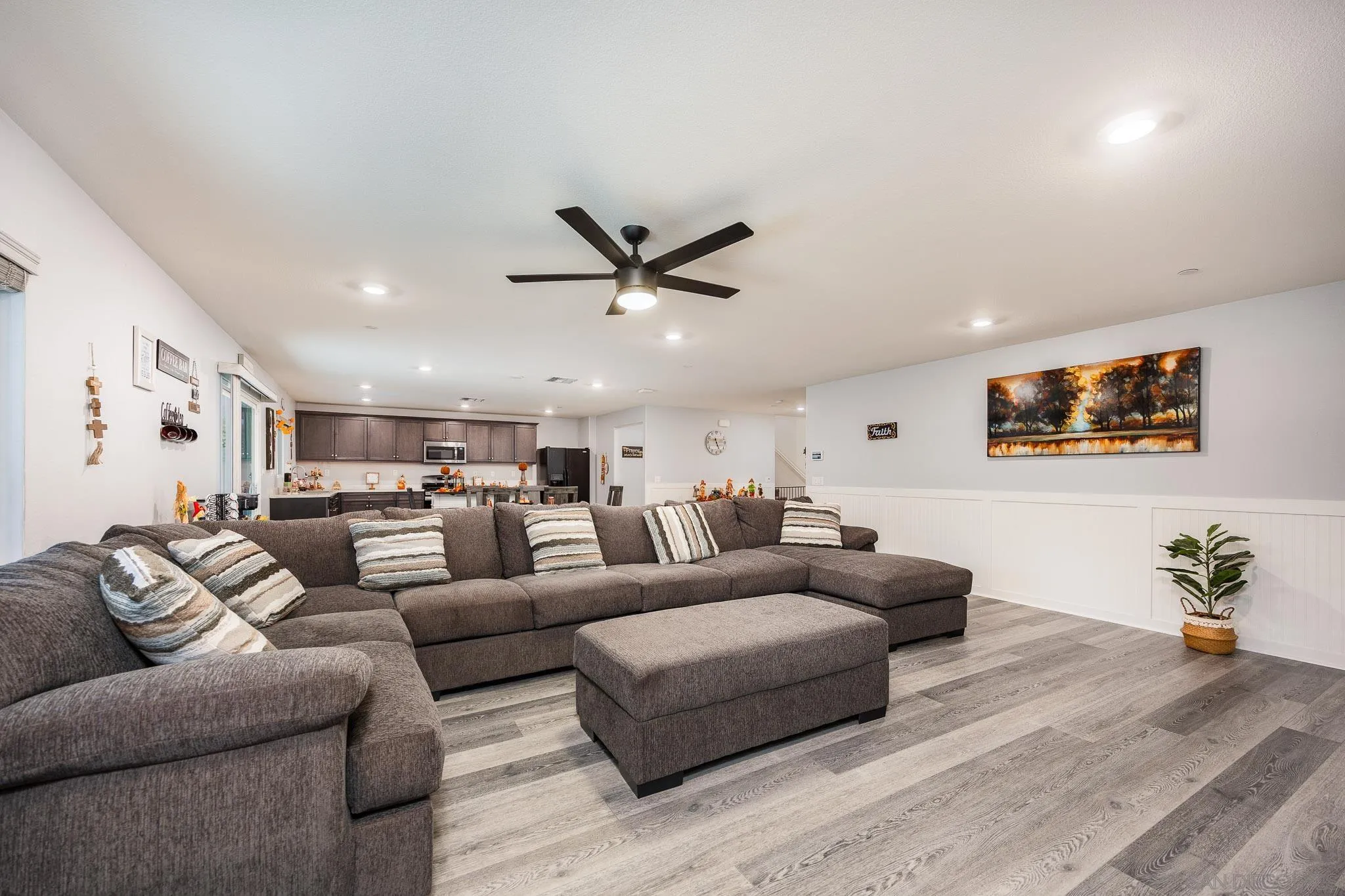32089 Bunkhouse Road Winchester, CA 92596 - Photo 4 of 26 a living room with furniture kitchen view and a window