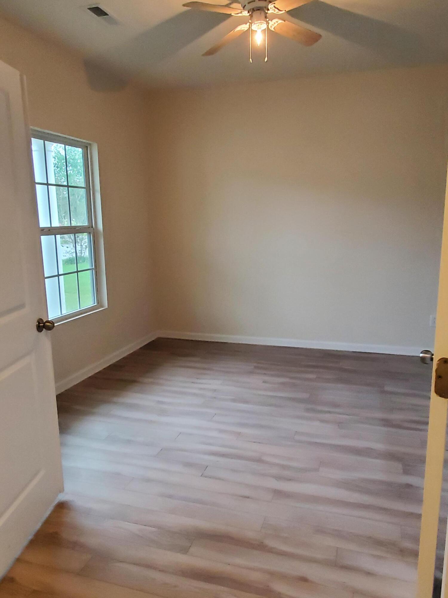 121 Decatur Drive Summerville, SC 29486 - Photo 3 of 32 Decatur 26