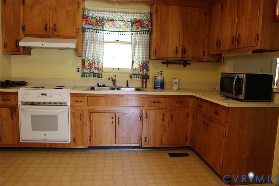 1400 Covington Road Colonial Heights, VA 23834 - Photo 5 of 9