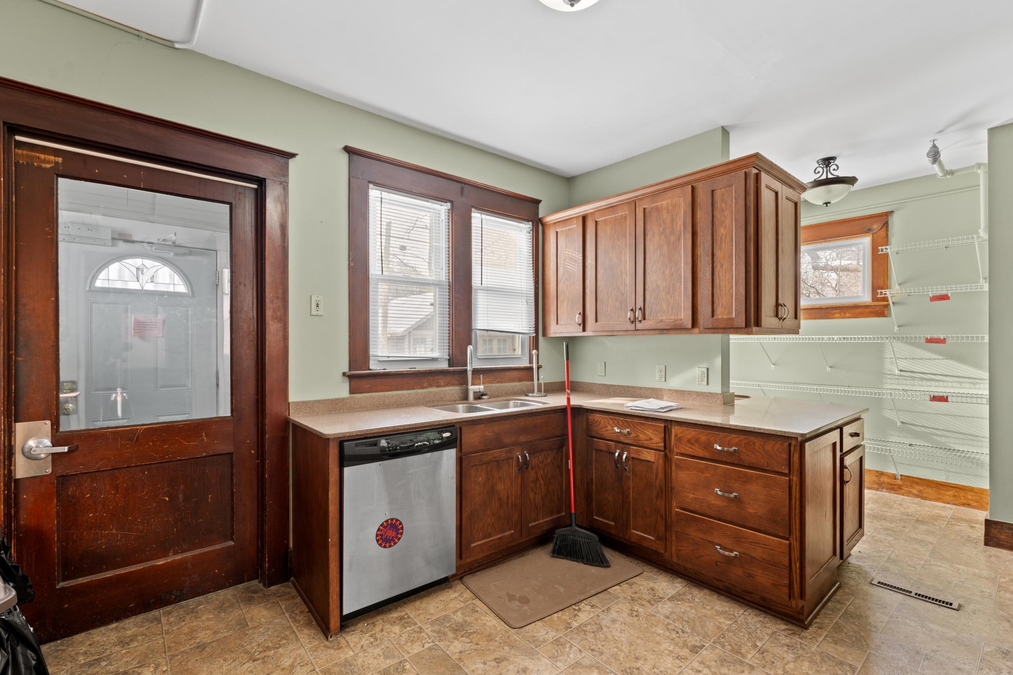 818 1st Street Southwest Rochester, MN 55902 - Photo 11 of 50