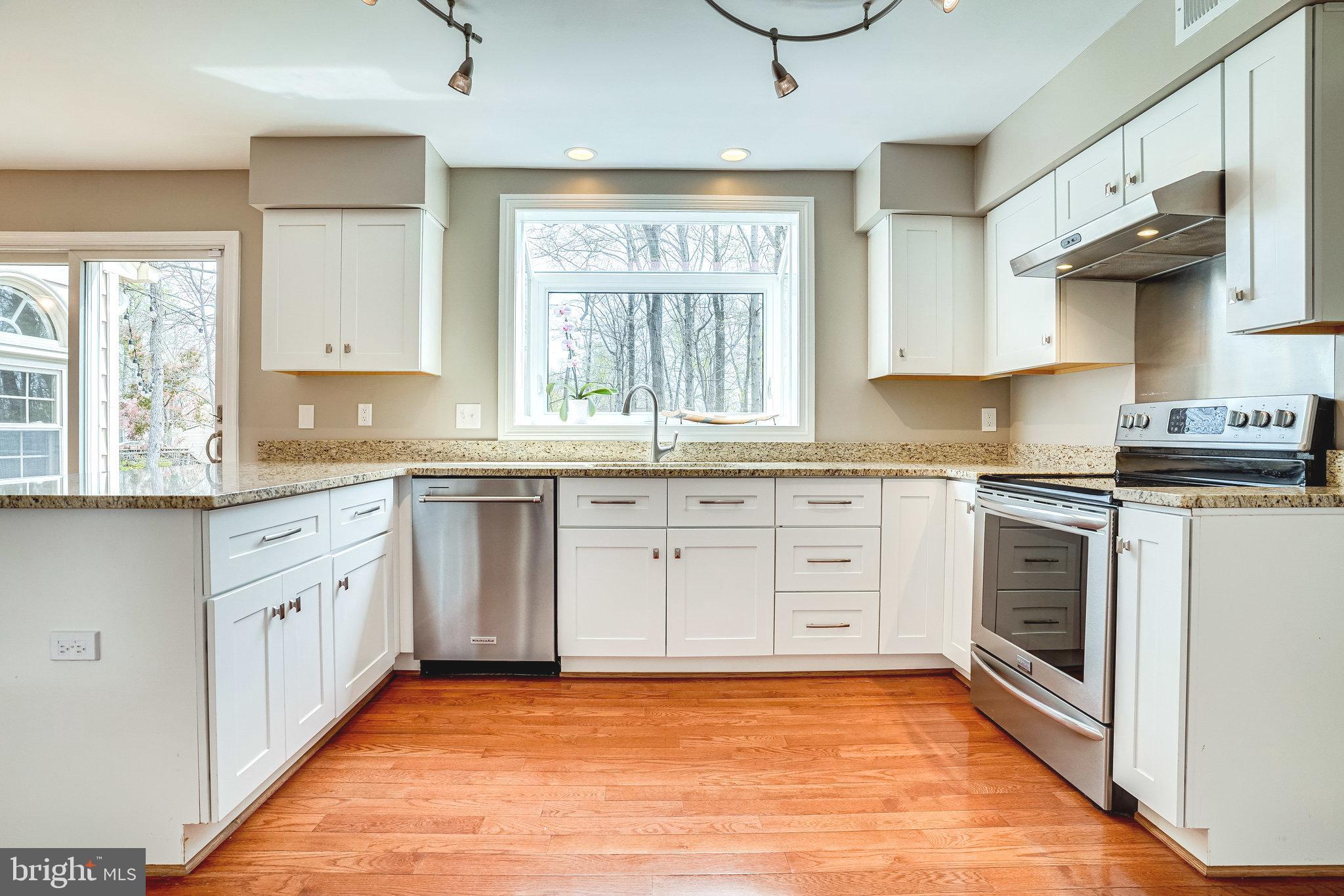 6829 Camus Place Springfield, VA 22152 - Photo 8 of 41