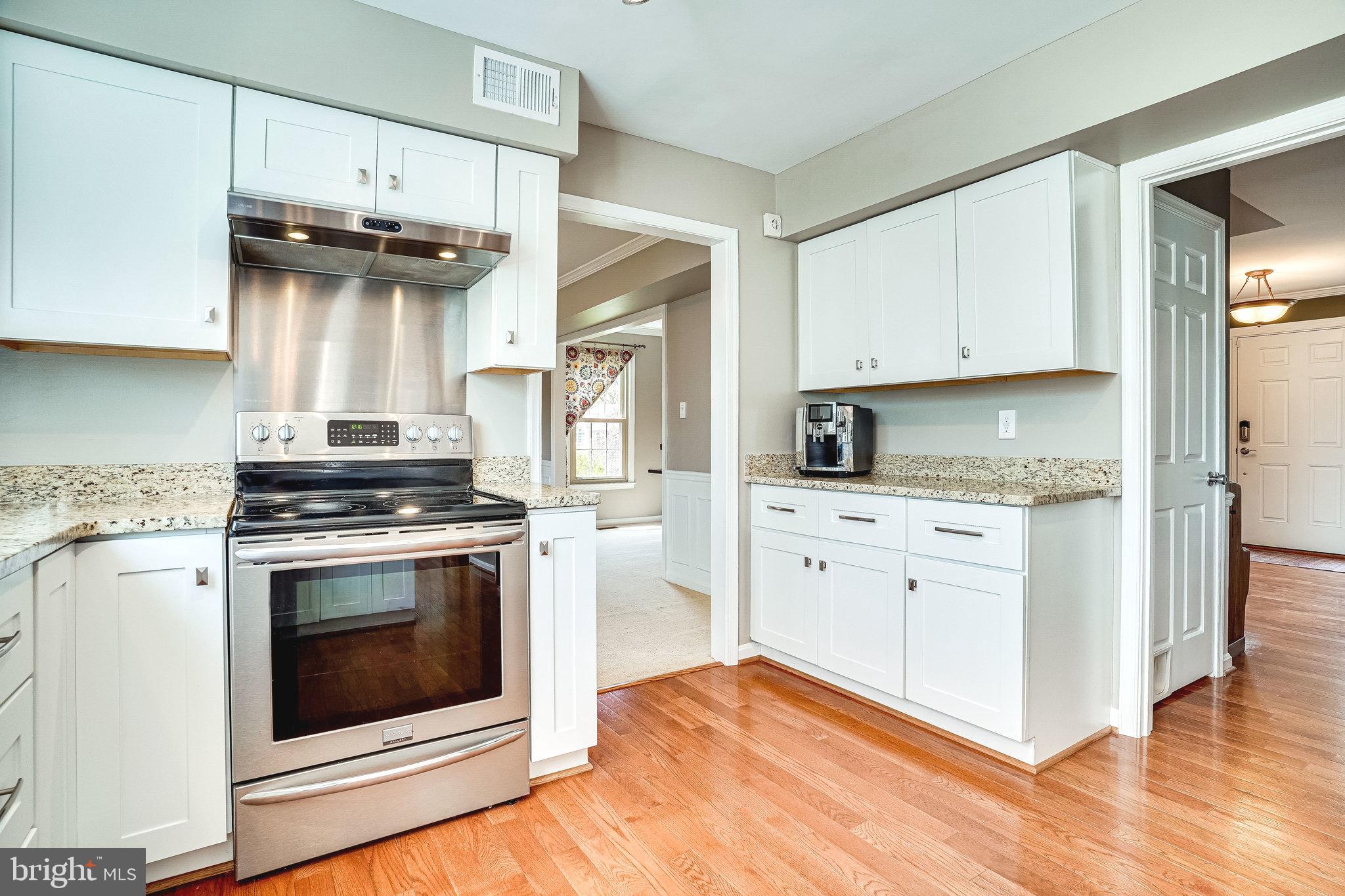 6829 Camus Place Springfield, VA 22152 - Photo 9 of 41