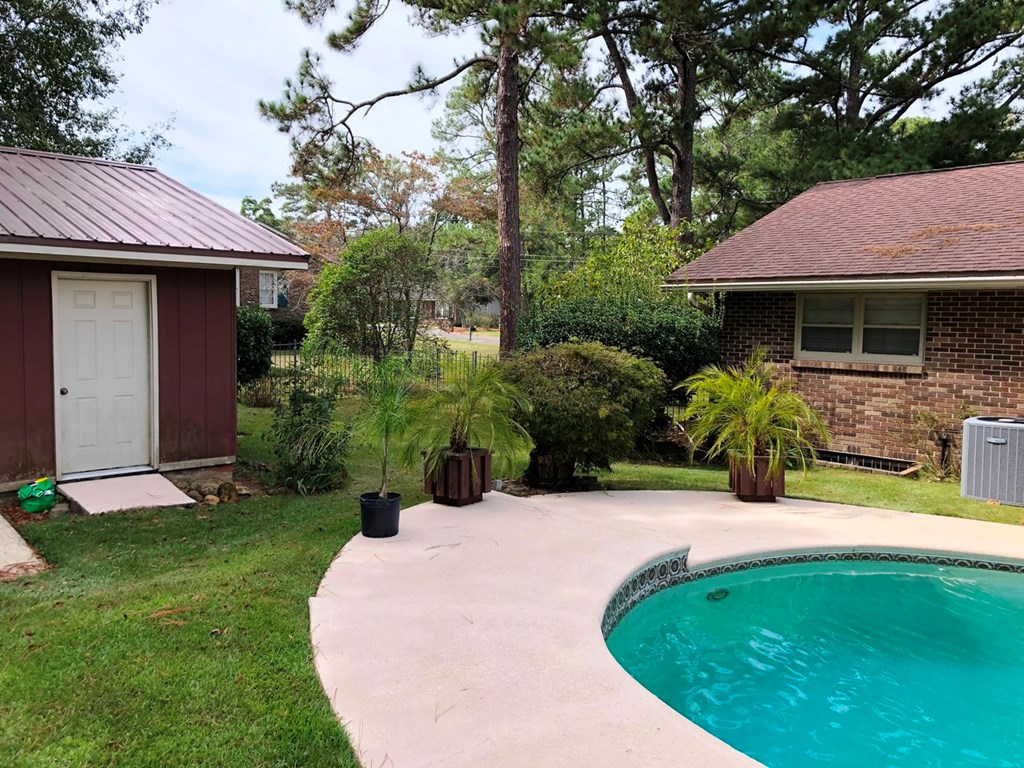 2401 Stonebridge Road Dothan, AL 36301 - Photo 28 of 38 Landscaping