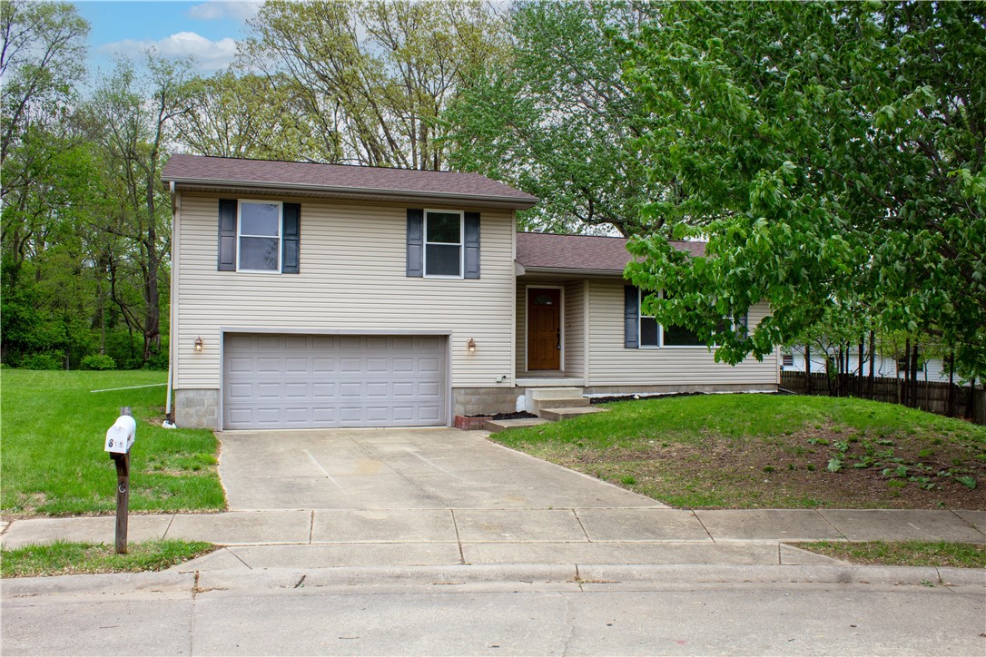630 East Sheridan Circle Decatur, IL 62521 - Photo 1 of 21