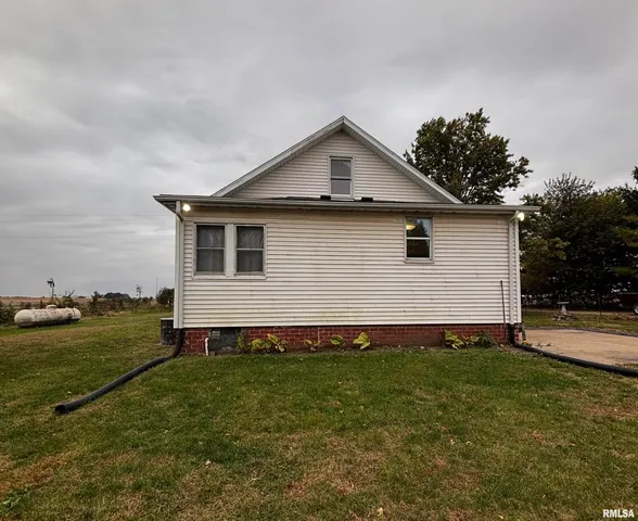 $117,900 | 593 Knox Road 2000 North, Wataga, IL 61488