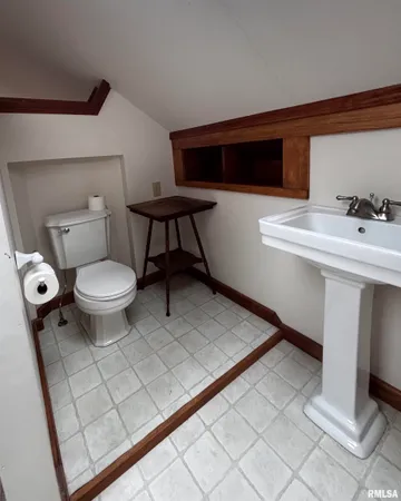 $109,900 | 593 Knox Road 2000 North, Wataga, IL 61488