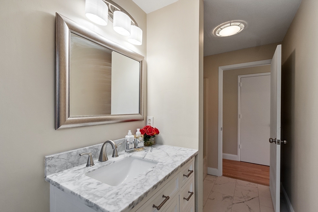 21 Leonard Road Framingham, MA 01701 - Photo 16 of 42