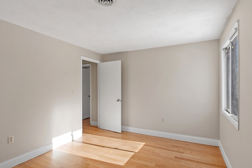 21 Leonard Road Framingham, MA 01701 - Photo 24 of 42