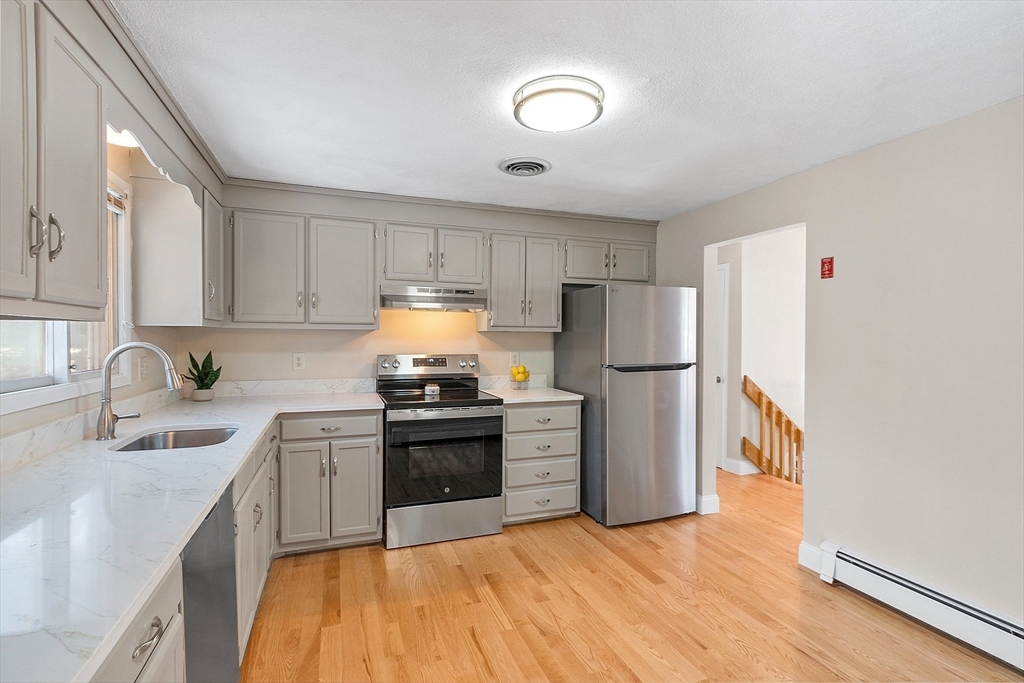 21 Leonard Road Framingham, MA 01701 - Photo 4 of 42