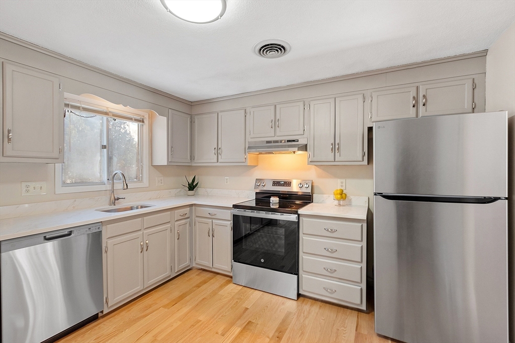 21 Leonard Road Framingham, MA 01701 - Photo 5 of 42