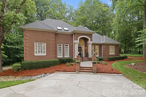 $975,000 | 5424 Amanda Lane, Belmont, NC 28012