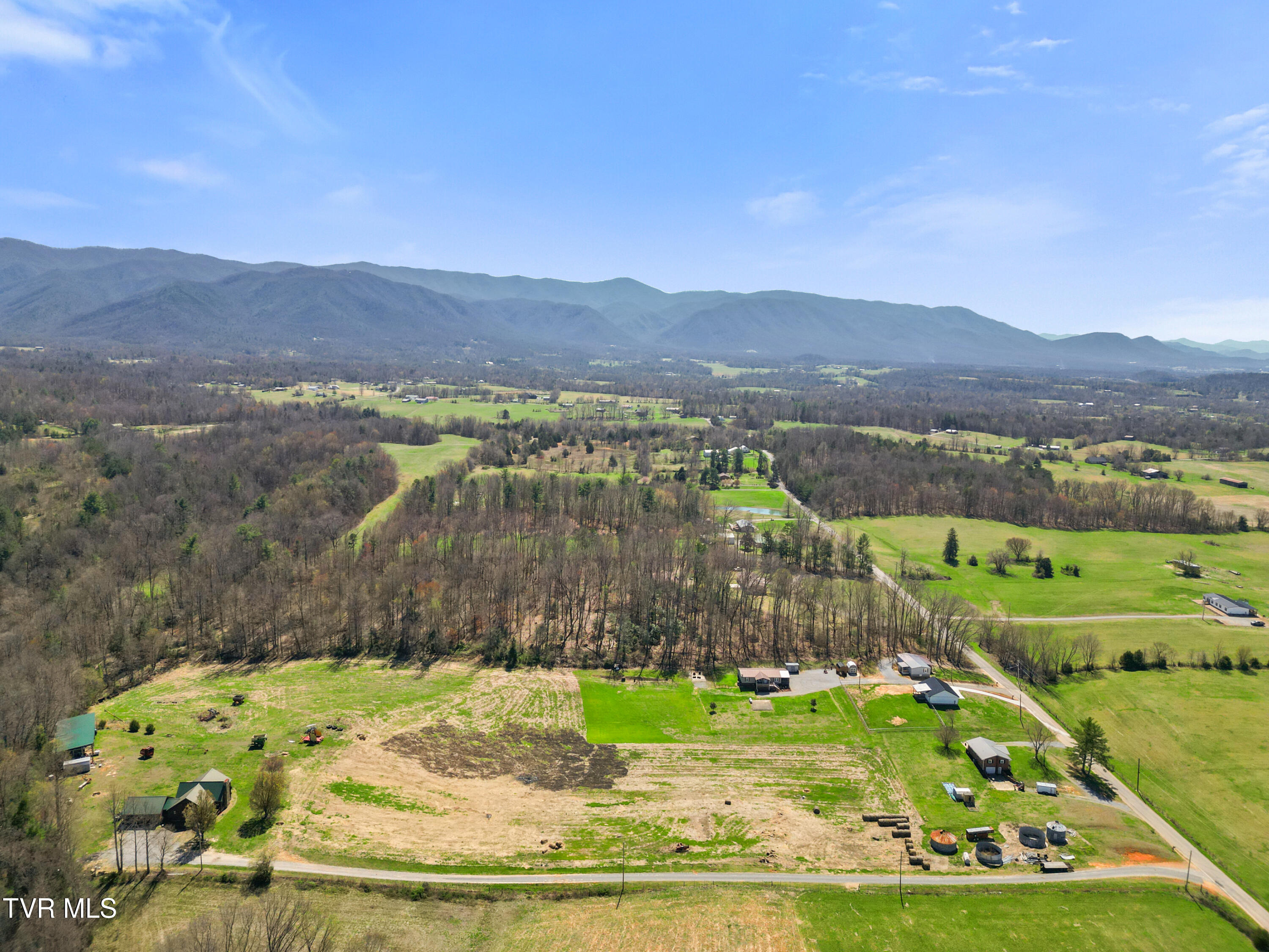645-647 Seaton Road Afton, TN 37616 - Photo 12 of 48 DJI_0184