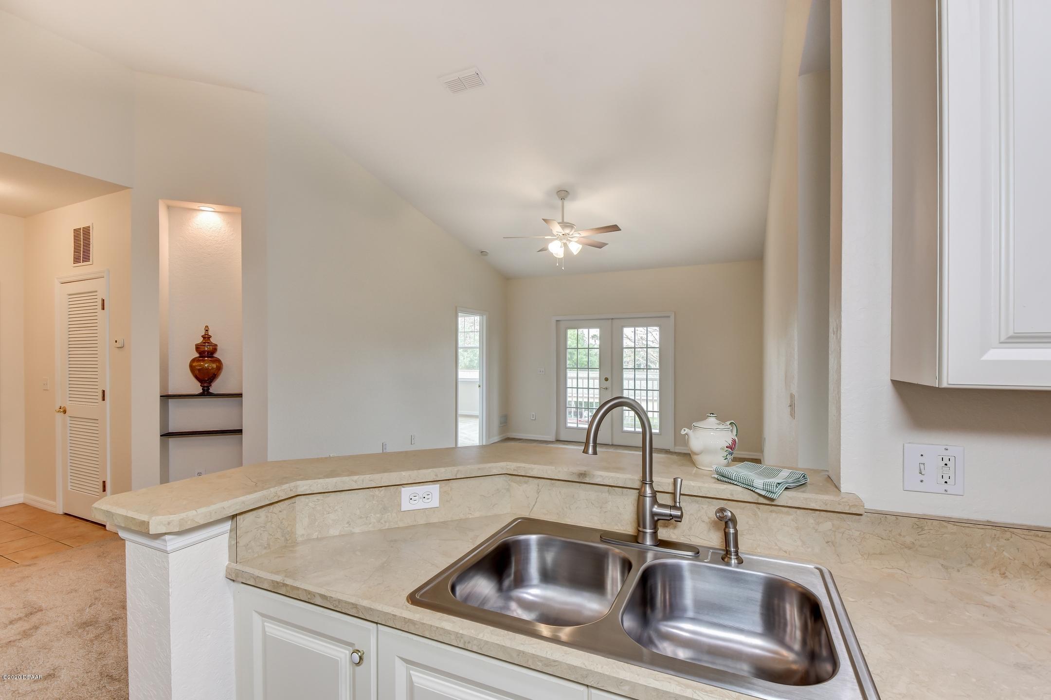 830 Airport Road, Unit 410 Port Orange, FL 32128 - Photo 4 of 26 9-Kitchen