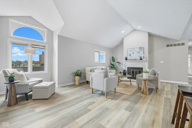 $2,500 | 7707 River Road, Unit 10, Indianapolis, IN 46240