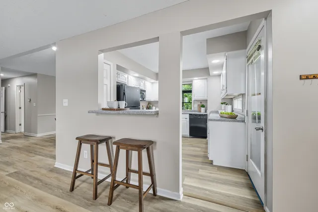 $2,500 | 7707 River Road, Unit 10, Indianapolis, IN 46240